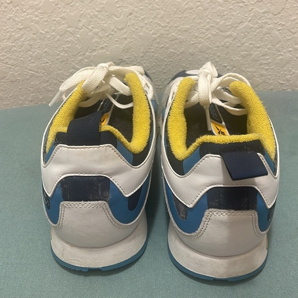 Hello, blue Reebok - Picture 5 of 6